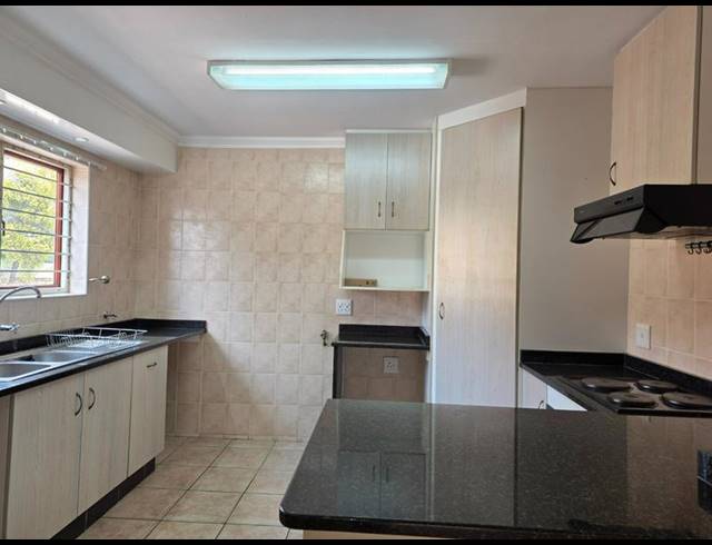 4 BEDROOM TOWNHOUSE FOR SALE IN RUIMSIG NOORD